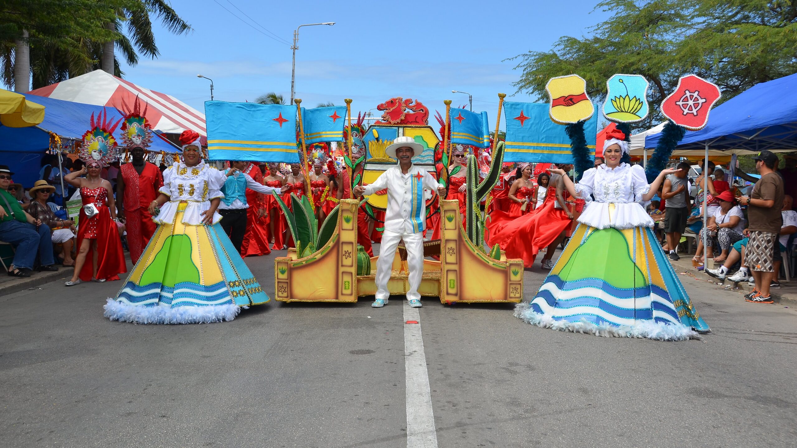 Aruban-Culture-Inspired-Carnival-Float-in-Carnival-2014-carnival_2014_aruban_culture_inspired_road_piece_0