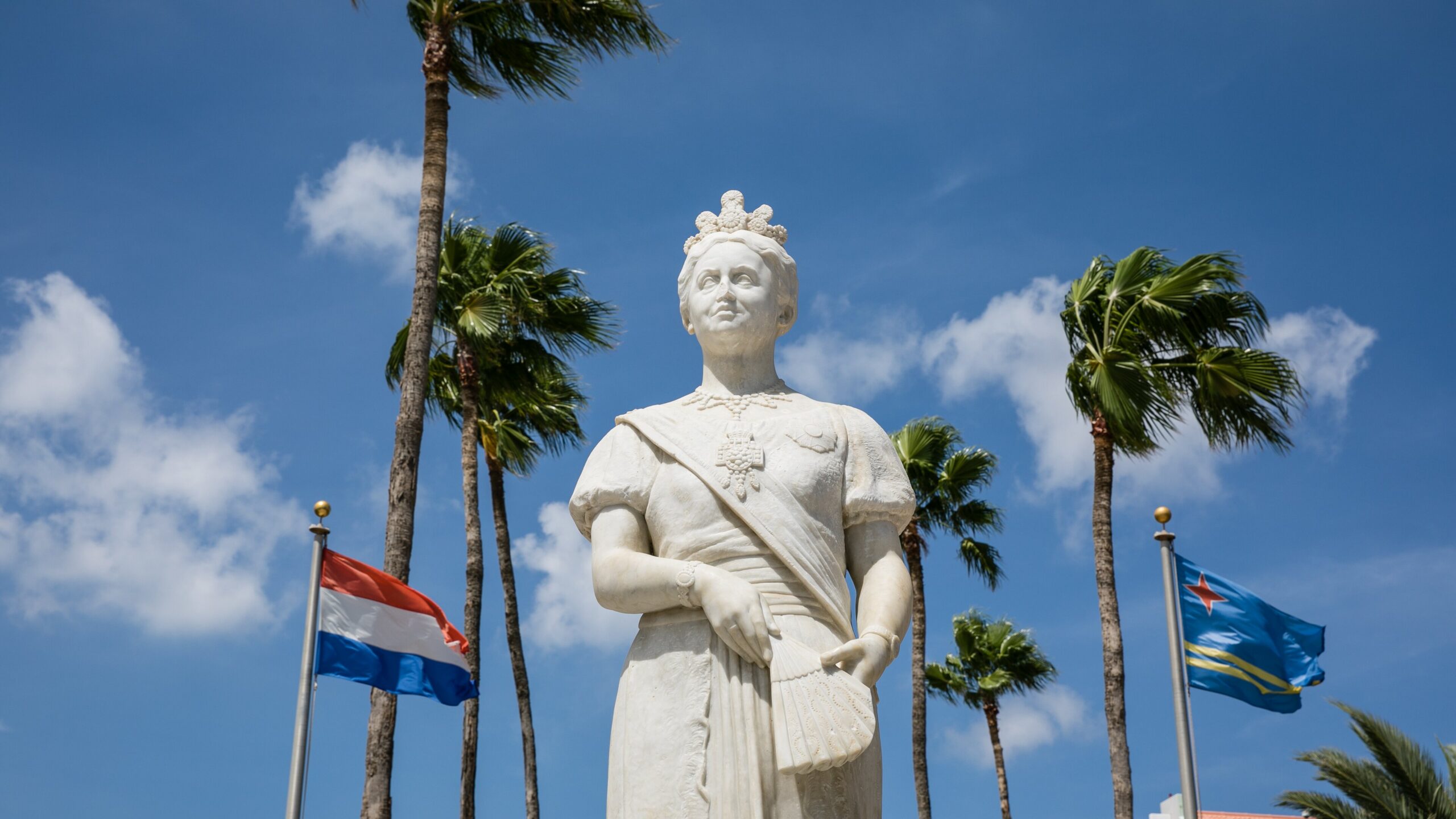 Wilhelmina-Park-Wilhelmina-Statue
